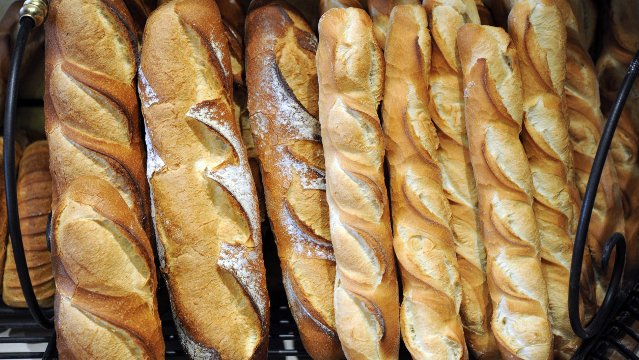 Résultat de recherche d'images pour "baguette boulangerie"